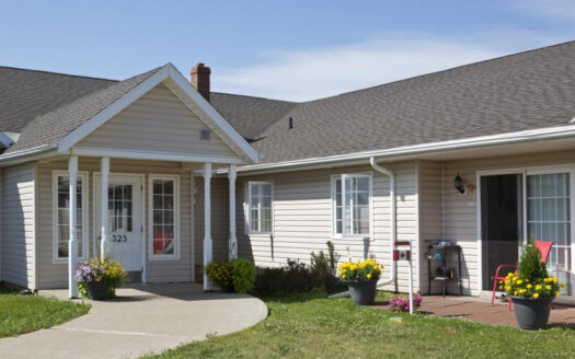 323 Shakespeare Dr, Stratford