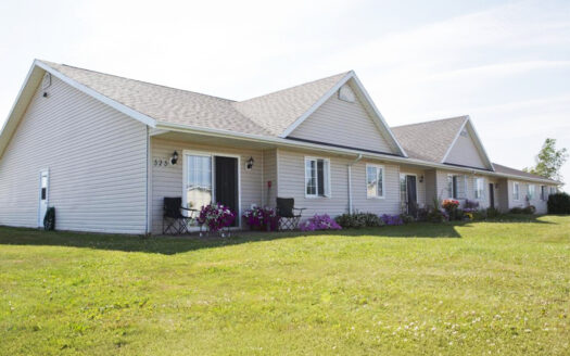 323 Shakespeare Dr, Stratford